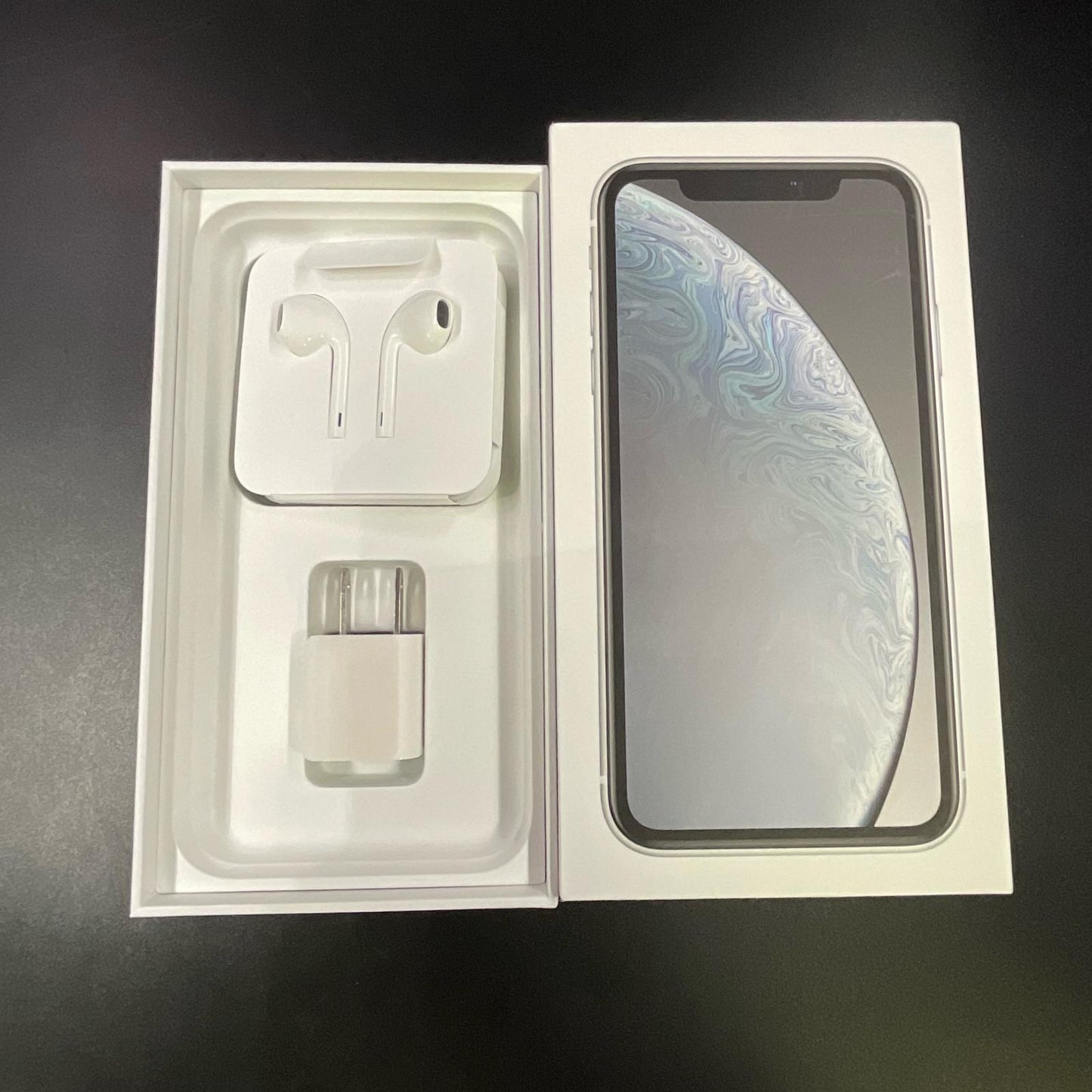 【全額返金保証】【最速発送】Apple iPhone iPhone XR 64GB ホワイト docomo 白ロム 美品 動作確認済 92%