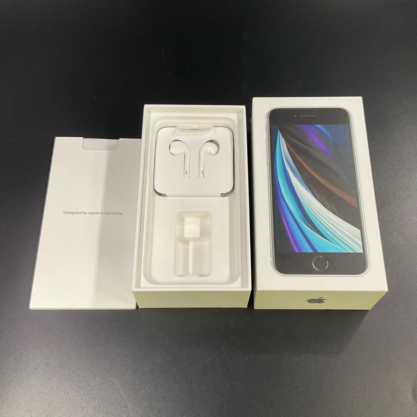 【全額返金保証】【最速発送】Apple iPhone iPhone SE(第2世代) 128GB ホワイト Softbank 白ロム 動作確認済 76%