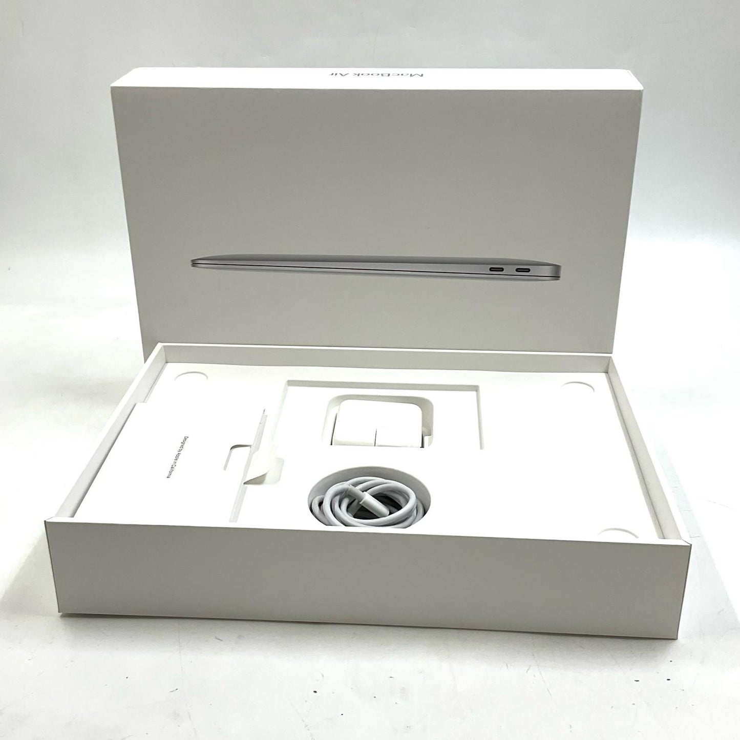 【全額返金保証】【最速発送】Apple MacBook Air 13.3インチ 2020 Apple M1 8GB 256GB シルバー 100% 美品 動作確認済
