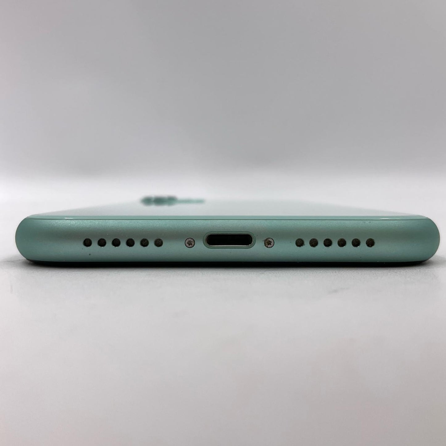 【全額返金保証】【最速発送】Apple iPhone iPhone 11 64GB グリーン au 白ロム 動作確認済 73%