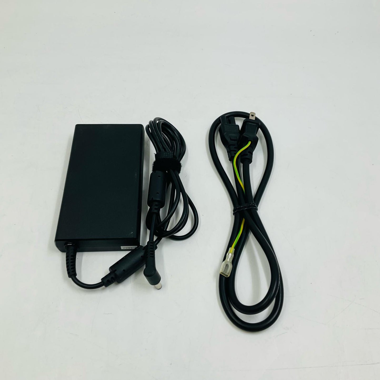 【全額返金保証】【最速発送】Tsukumo G-GEAR N1573K700T i7-9750H 16GB SSD 256GB RTX 2060 95.6% 美品 動作確認済