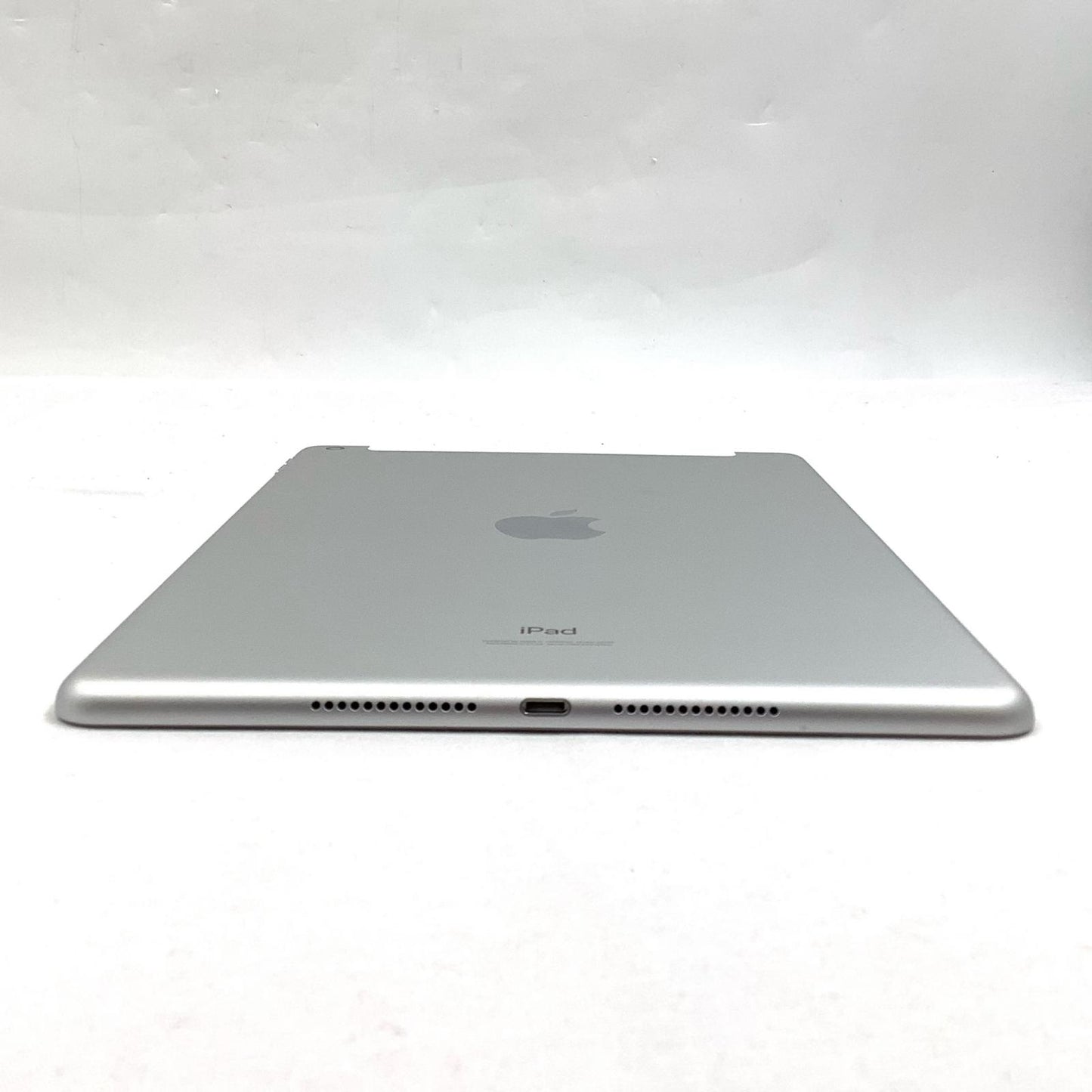 【全額返金保証】【最速発送】Apple iPad iPad 10.2インチ 第8世代 32GB シルバー WiFi+Cellular Softbank 白ロム 動作確認済