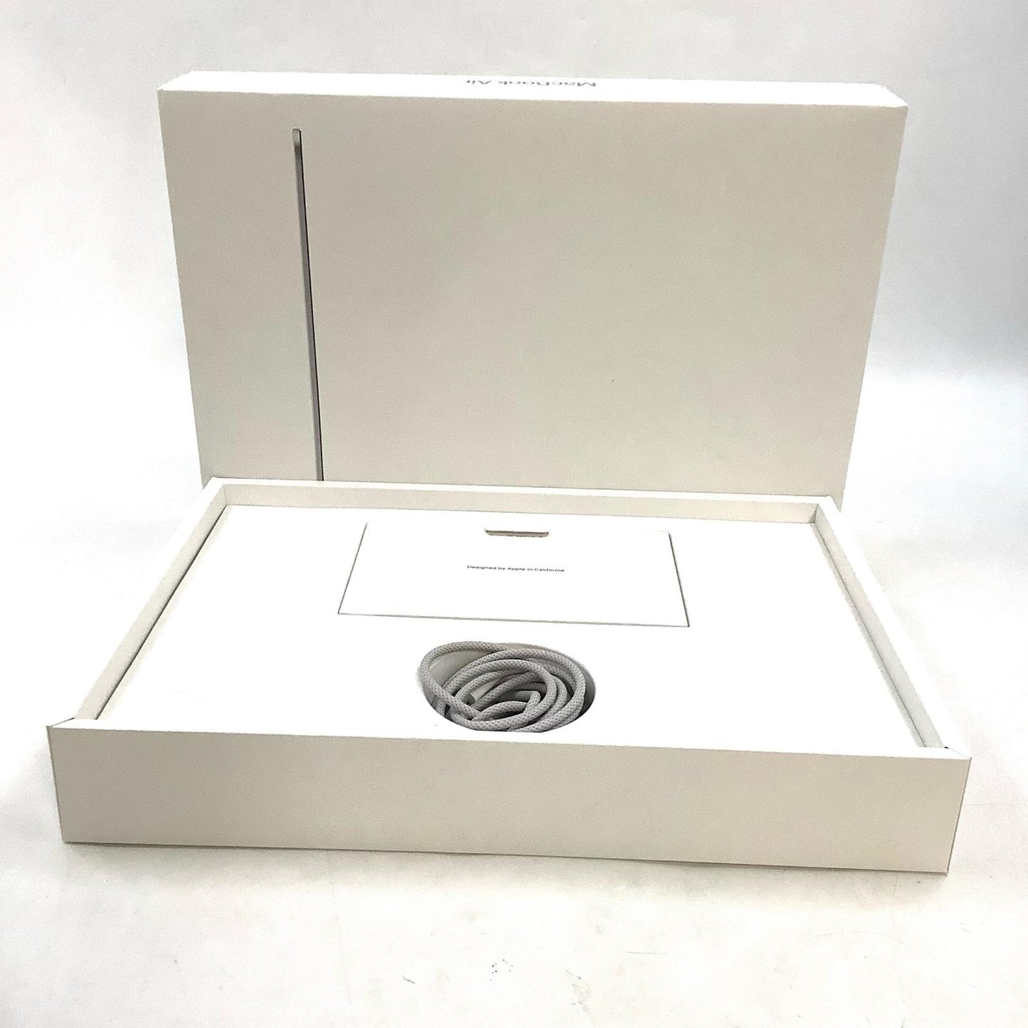 【全額返金保証】【最速発送】Apple MacBook Air 13インチ 2022 Apple M2 8GB 256GB スペースグレイ 97% 美品 動作確認済