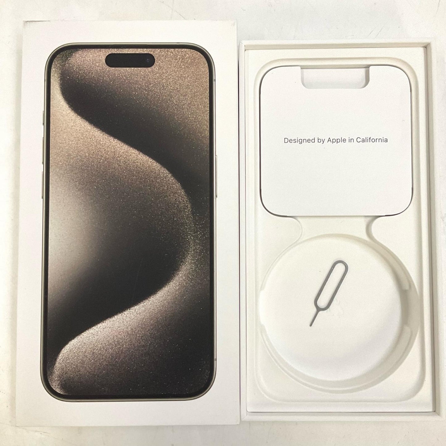 【全額返金保証】【最速発送】Apple iPhone iPhone 15 Pro 512GB ナチュラルチタニウム au SIMフリー 白ロム 美品 動作確認済 85%