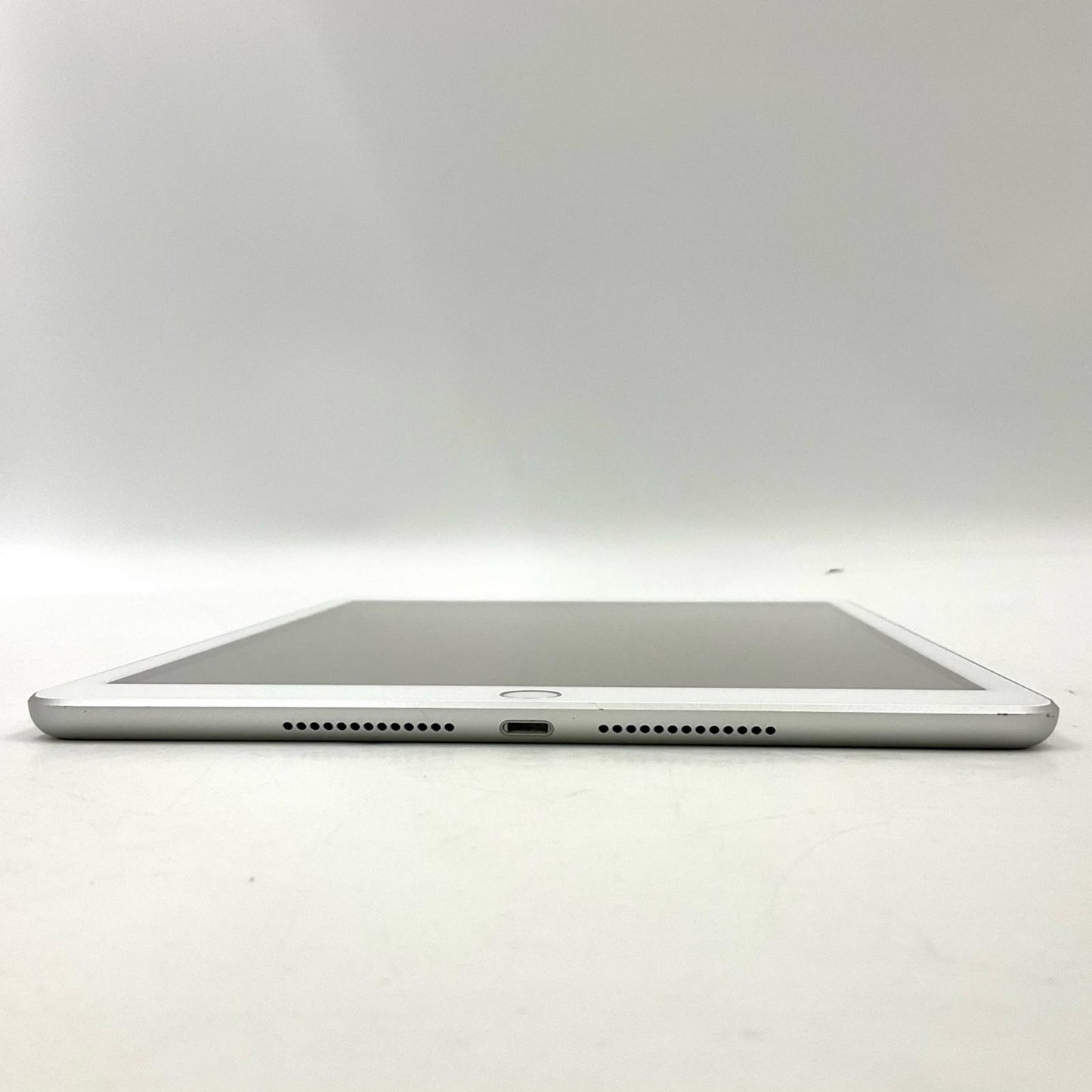 【最速発送】Apple iPad iPad 10.2インチ 第8世代 32GB シルバー WiFi+Cellular au 白ロム【難有】