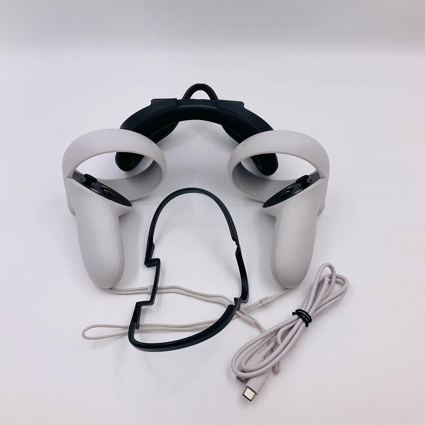 【全額返金保証】【最速発送】Meta VRヘッドセット Oculus Quest 2 美品 動作確認済