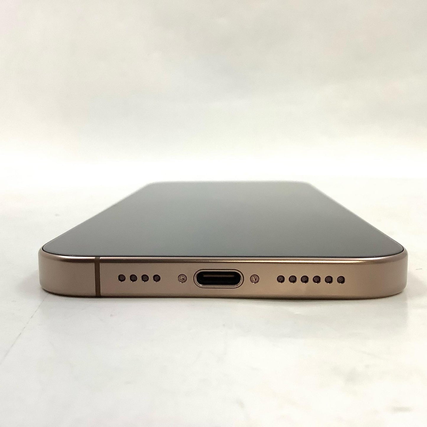 【全額返金保証】【最速発送】Apple iPhone iPhone 16 Pro Max 256GB デザートチタニウム docomo 白ロム 美品 動作確認済 100%