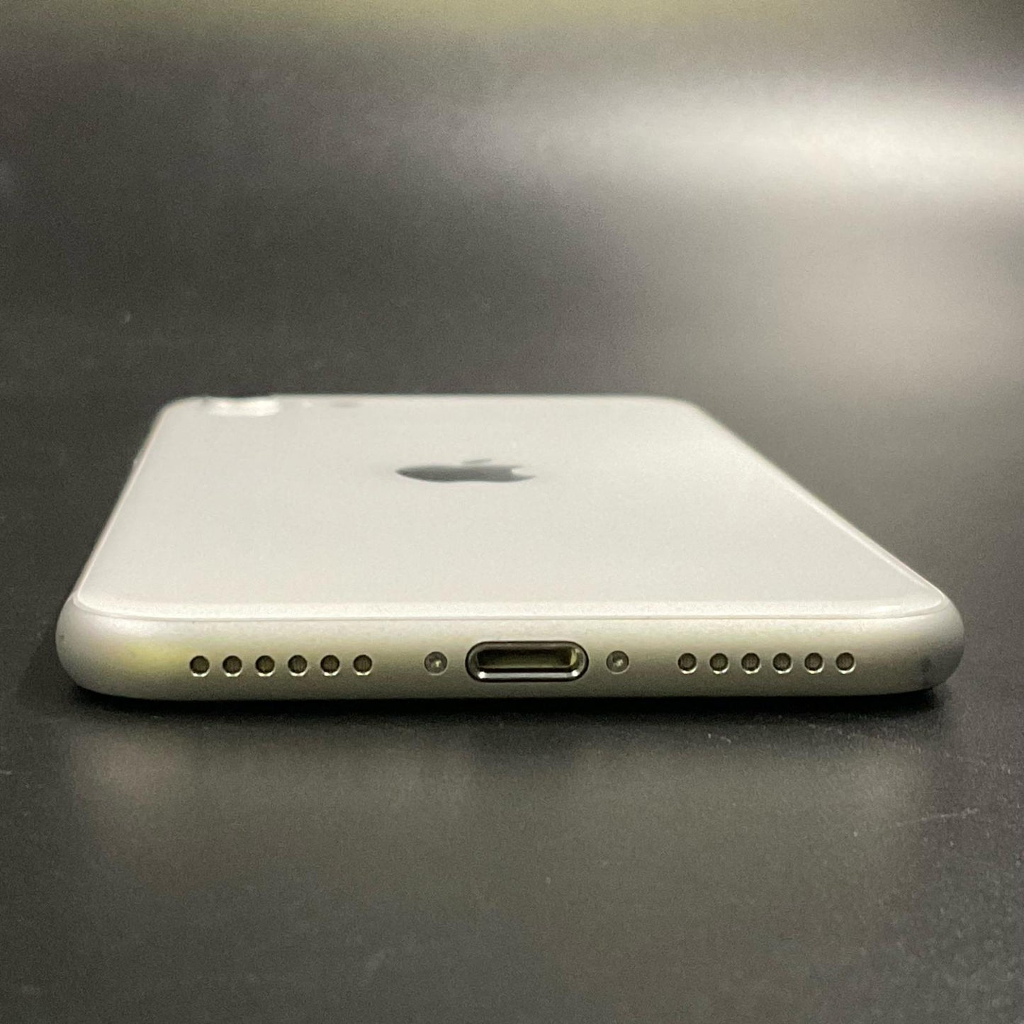 【全額返金保証】【最速発送】Apple iPhone iPhone SE(第2世代) 128GB ホワイト au 白ロム 美品 動作確認済 90%