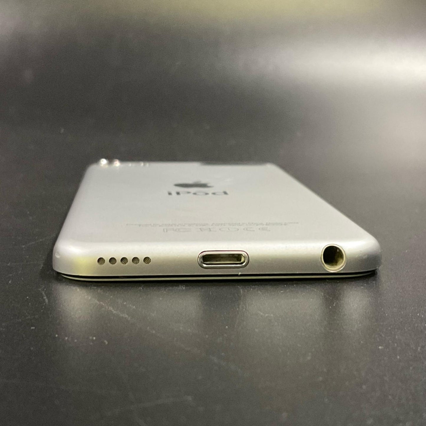 【全額返金保証】【最速発送】Apple iPhone iPod touch 第6世代 32GB シルバー 美品 動作確認済
