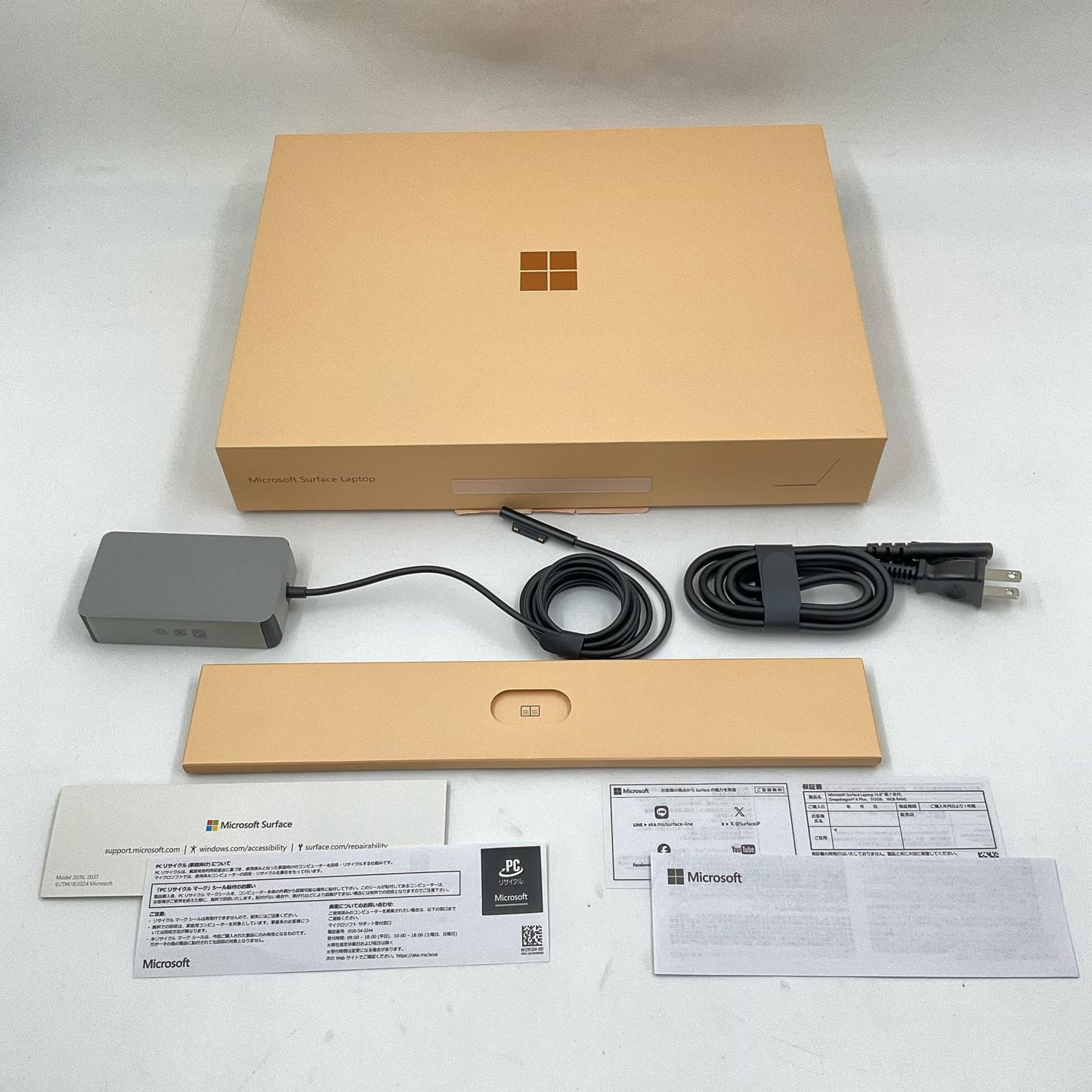 【全額返金保証】【最速発送】Microsoft Surface Laptop ZGM-00036 Snapdragon(R) X 10-core X1P64100 @ 3.40GHz 16GB M.2 SSD 512GB 92.9% 美品 動作確認済