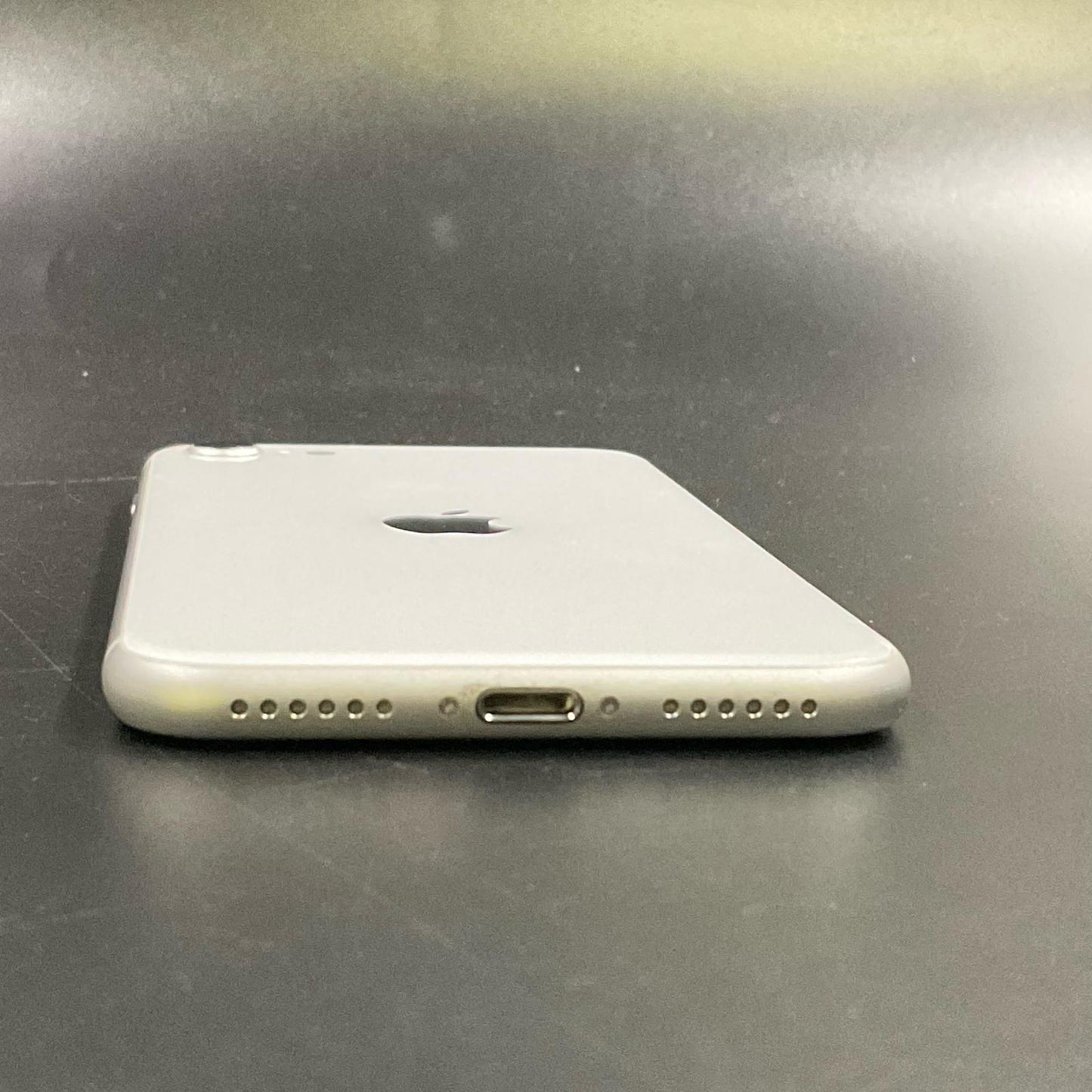 【全額返金保証】【最速発送】Apple iPhone iPhone SE(第2世代) 64GB ホワイト Softbank SIMフリー 美品 動作確認済 87%