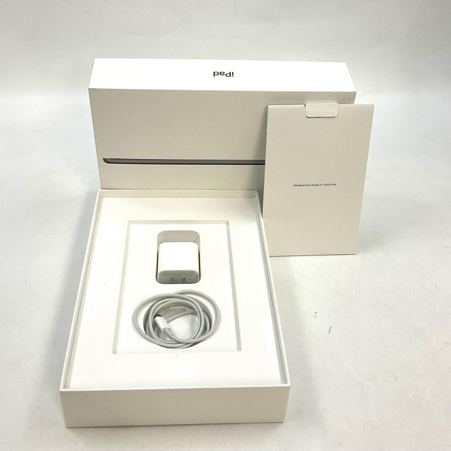 【全額返金保証】【最速発送】Apple iPad iPad 10.2インチ 第9世代 64GB スペースグレイ WiFi+Cellular au 白ロム 美品 動作確認済