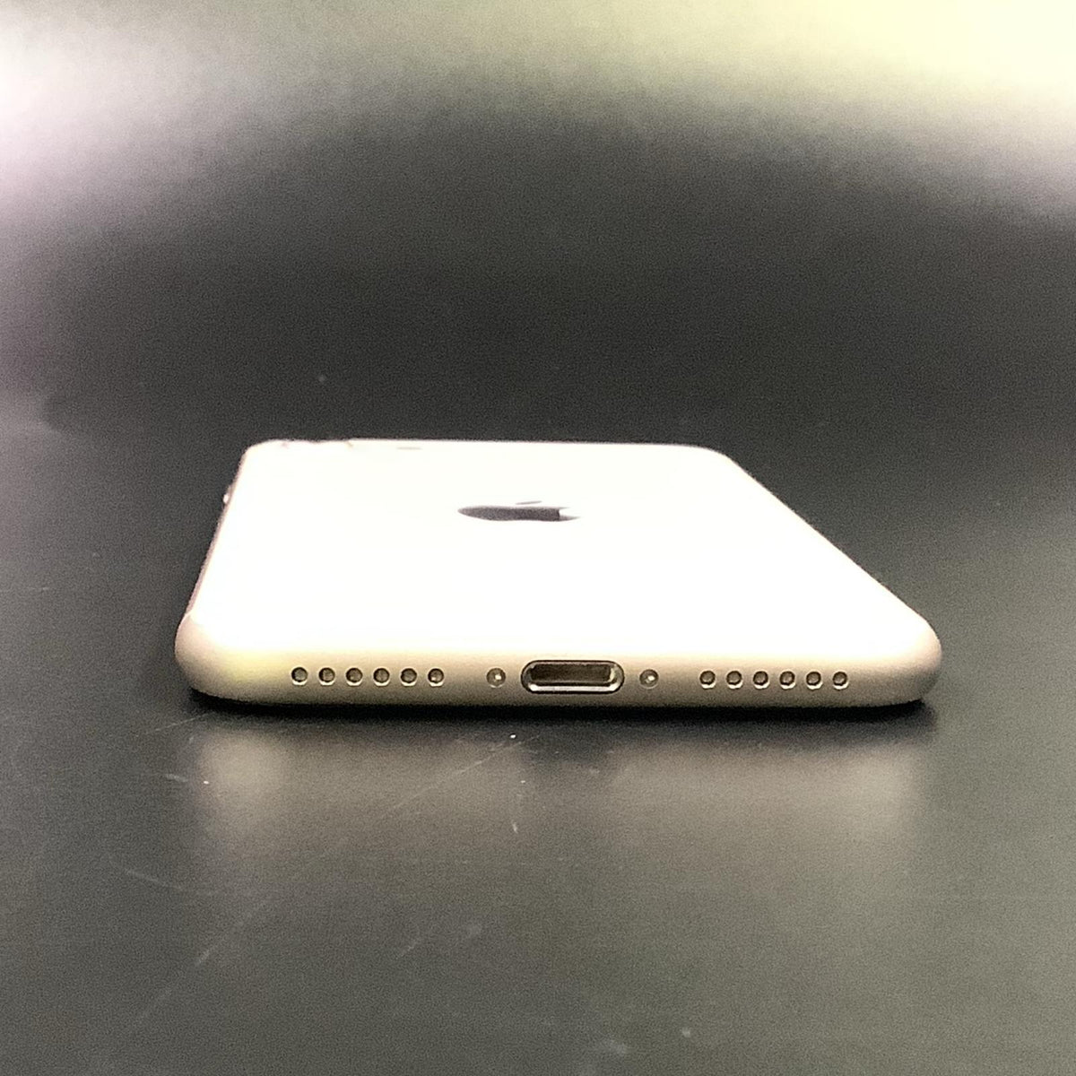 【全額返金保証】【最速発送】Apple iPhone iPhone SE(第3世代) 64GB スターライト Softbank SIMフリー 白ロム 美品 動作確認済 94%