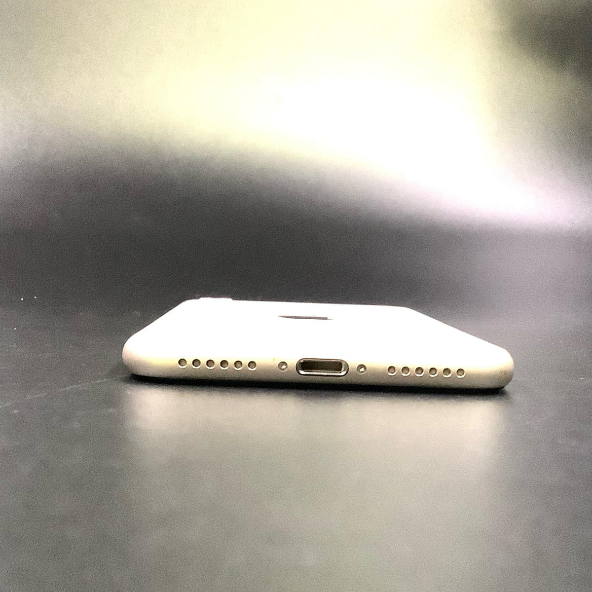 【全額返金保証】【最速発送】Apple iPhone iPhone SE(第3世代) 64GB スターライト Softbank SIMフリー 白ロム 美品 動作確認済 93%