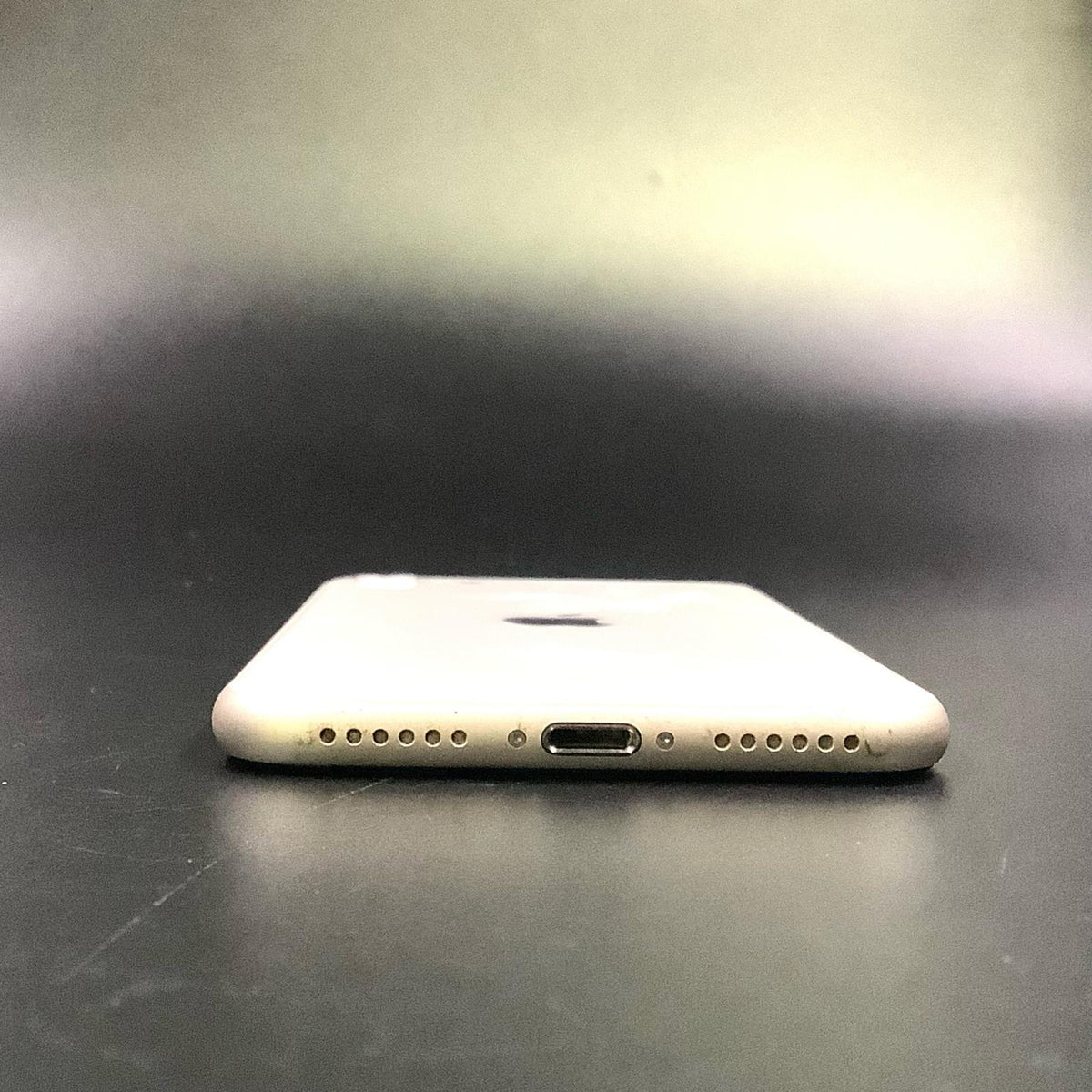 【全額返金保証】【最速発送】Apple iPhone iPhone SE(第3世代) 64GB スターライト Softbank SIMフリー 白ロム 美品 動作確認済 84%