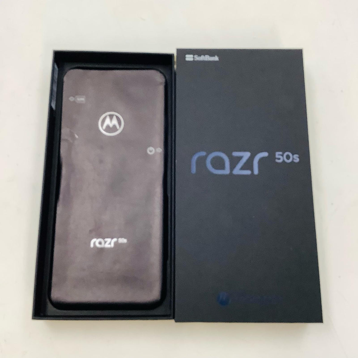 【全額返金保証】【最速発送】Motorola razr 50s 256GB スプリッツオレンジ SIMフリー 白ロム 美品 動作確認済