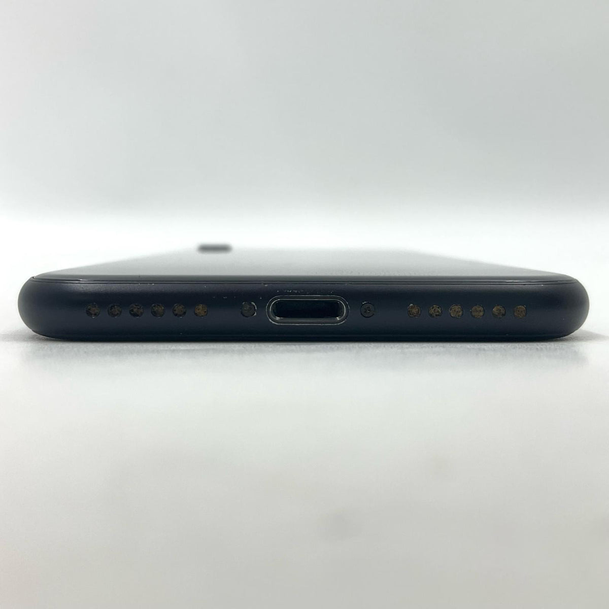 【全額返金保証】【最速発送】Apple iPhone iPhone SE(第2世代) 128GB ブラック au 白ロム 動作確認済 75%
