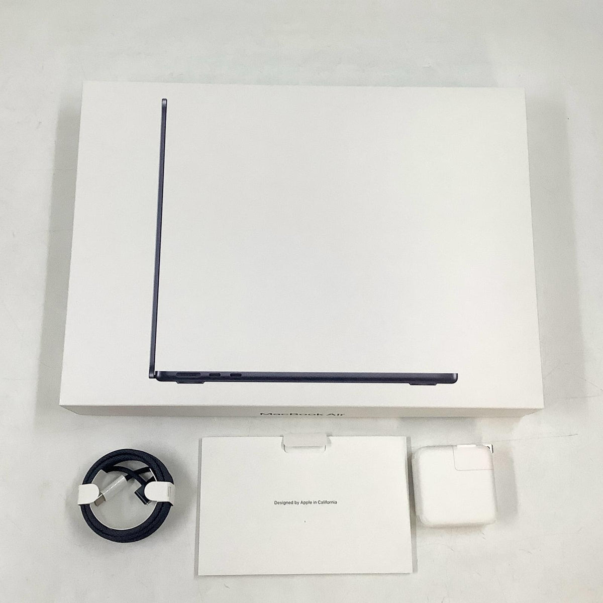 【全額返金保証】【最速発送】Apple MacBook Air 13.6インチ 2025 Apple M4 16GB 256GB ミッドナイト 100% 超美品 動作確認済