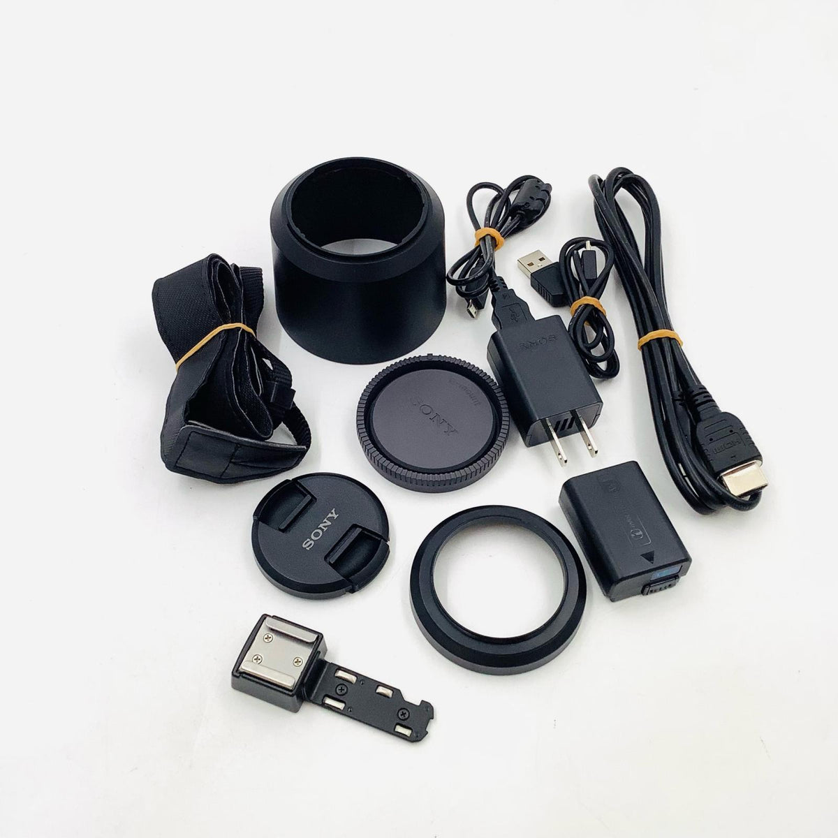 【全額返金保証】【最速発送】 デジタル一眼 α6400 ILCE-6400Y ダブルズームキット シルバー 美品 動作確認済