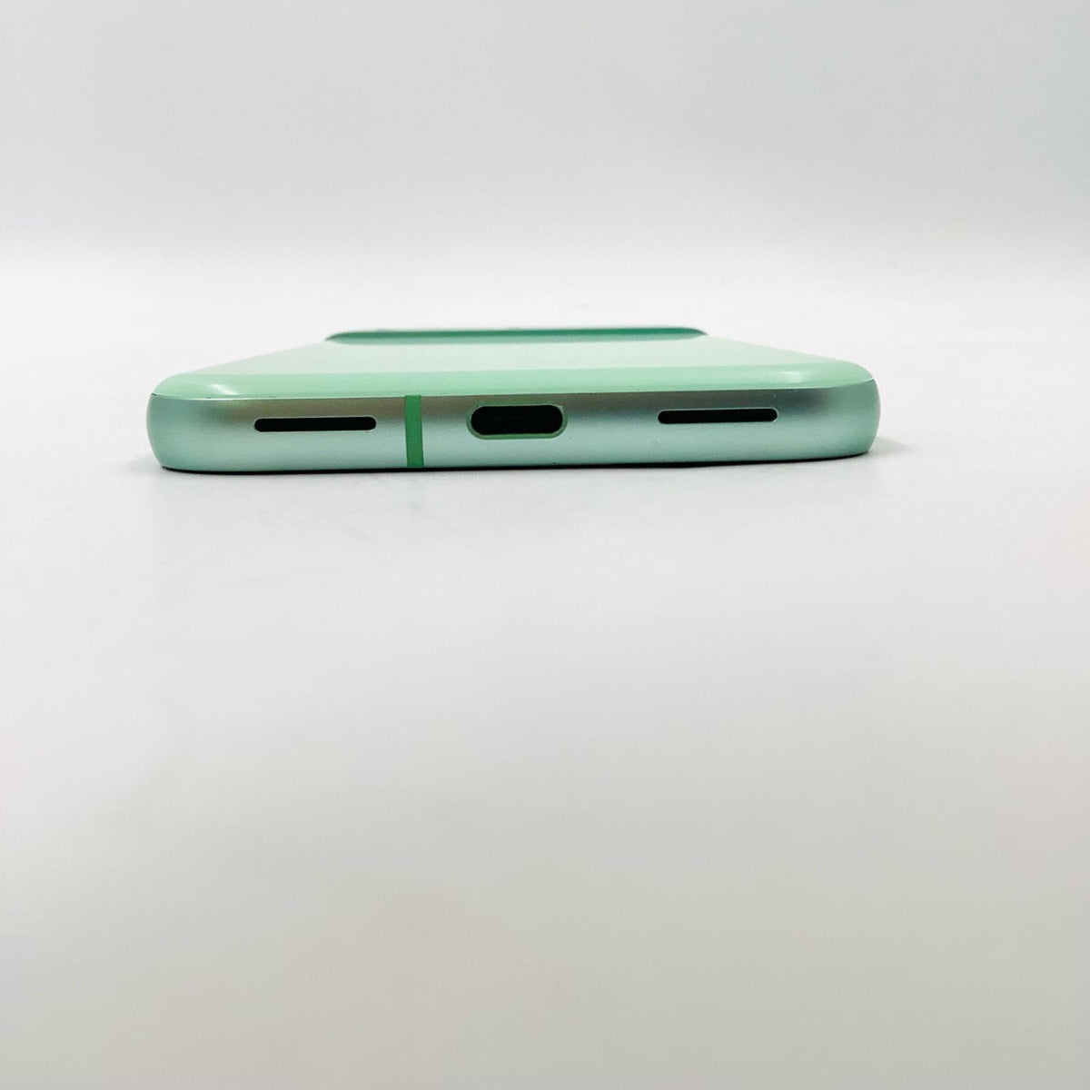 【全額返金保証】【最速発送】Google Pixel 8a 128GB Aloe au G576D 白ロム 動作確認済