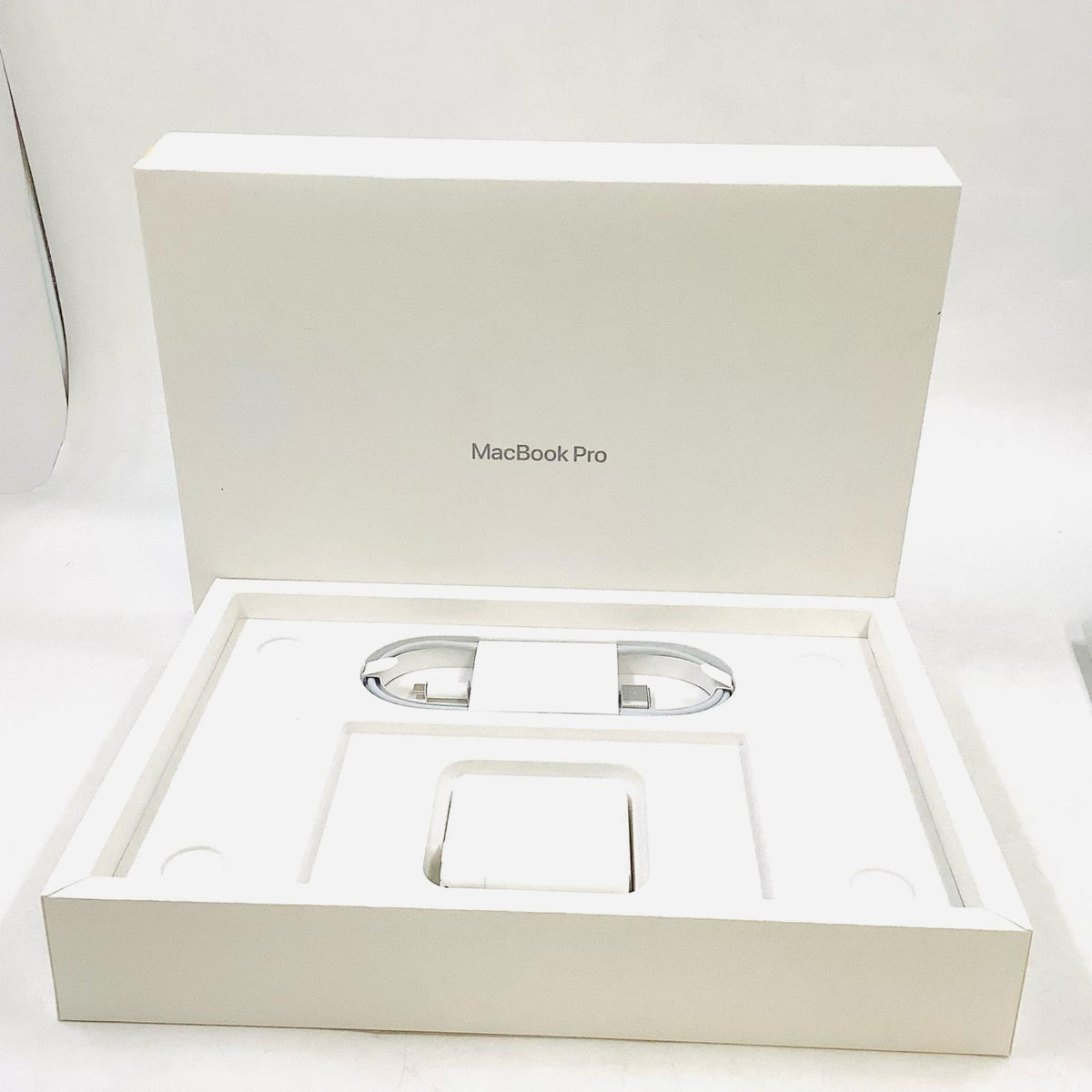 【全額返金保証】【最速発送】Apple MacBook Pro 14インチ 2021 Apple M1 Pro 16GB 512GB シルバー 86% 動作確認済