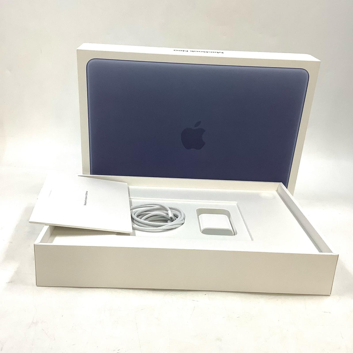 【全額返金保証】【最速発送】Apple MacBook Neo 13インチ 2026 A18 Pro 6コア 8GB 256GB インディゴ 100% 超美品 動作確認済