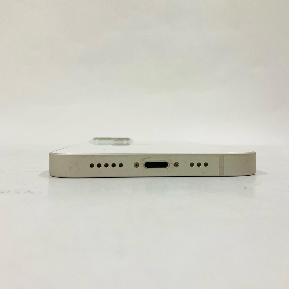 【全額返金保証】【最速発送】Apple iPhone iPhone 13 128GB スターライト docomo SIMフリー 白ロム 美品 動作確認済 85%