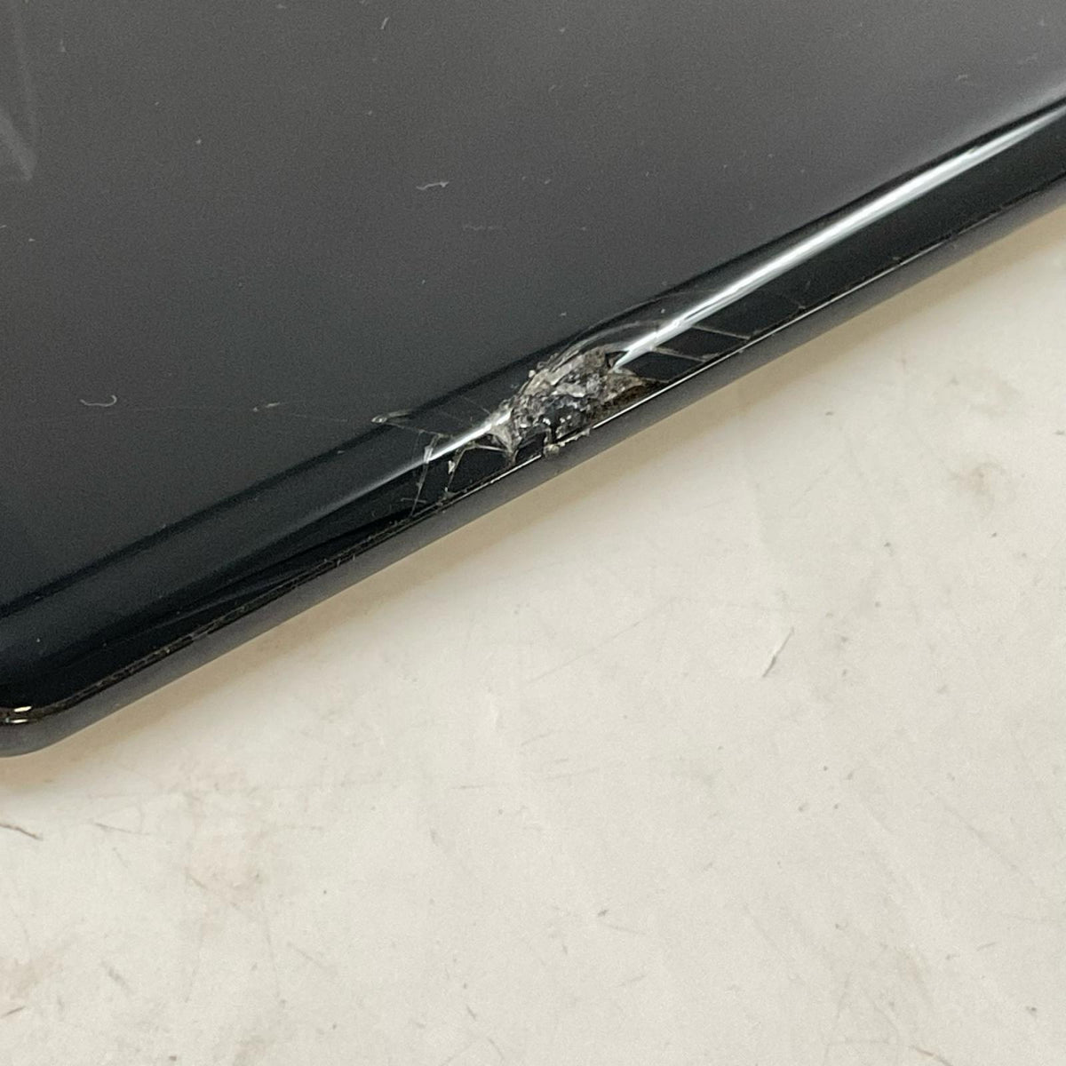 【最速発送】Sony Xperia XZ3 64GB ブラック docomo SO-01L 白ロム【難有】