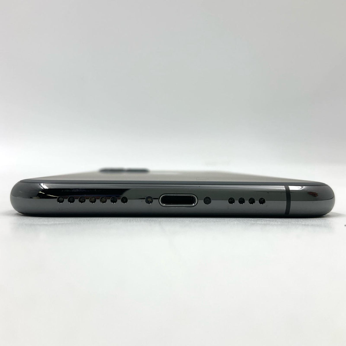 【全額返金保証】【最速発送】Apple iPhone iPhone Pro Max 11 256GB ブラック docomo 白ロム 動作確認済 77%