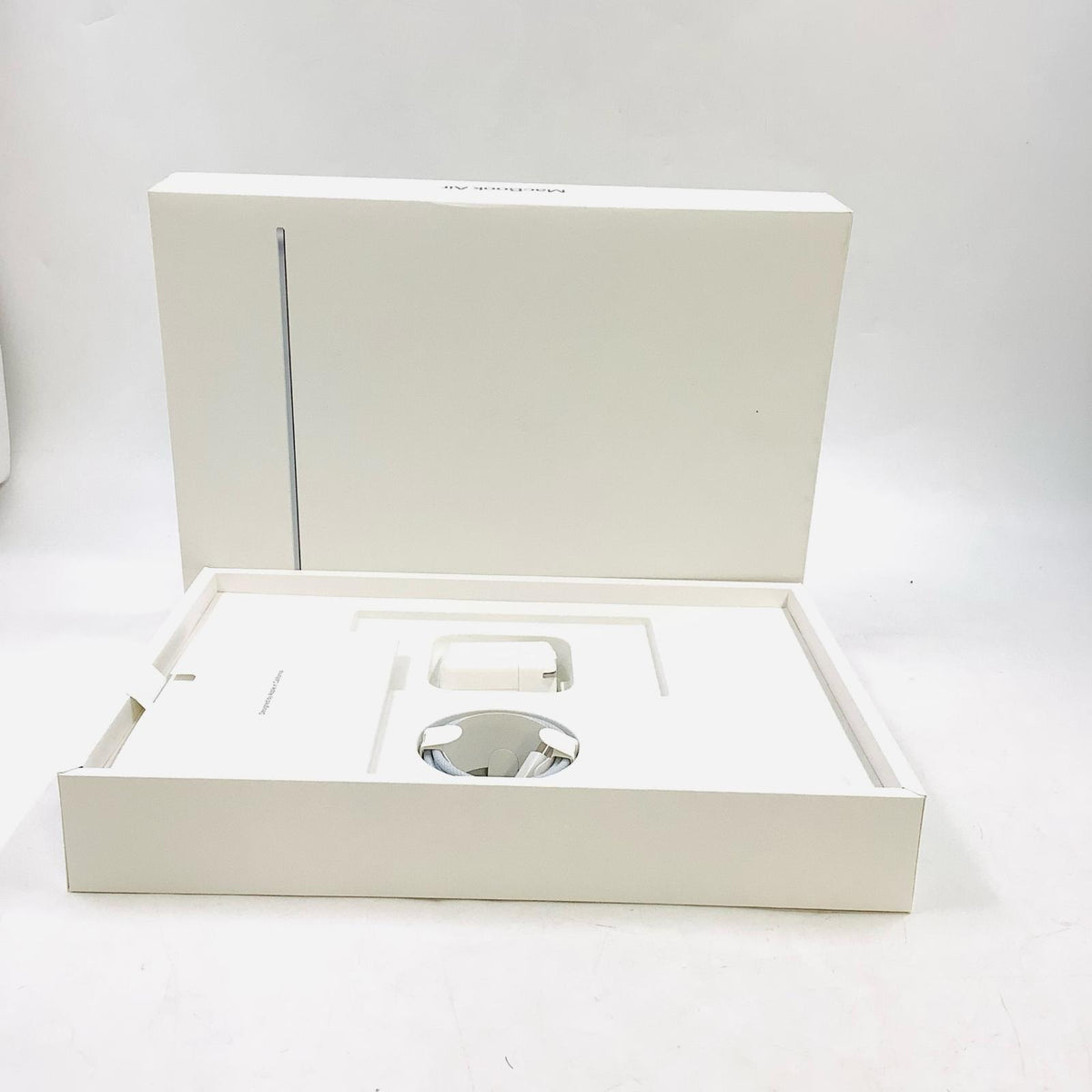 【全額返金保証】【最速発送】Apple MacBook Air 13インチ 2025 Apple M4 16GB SSD 256GB 91% 美品 動作確認済