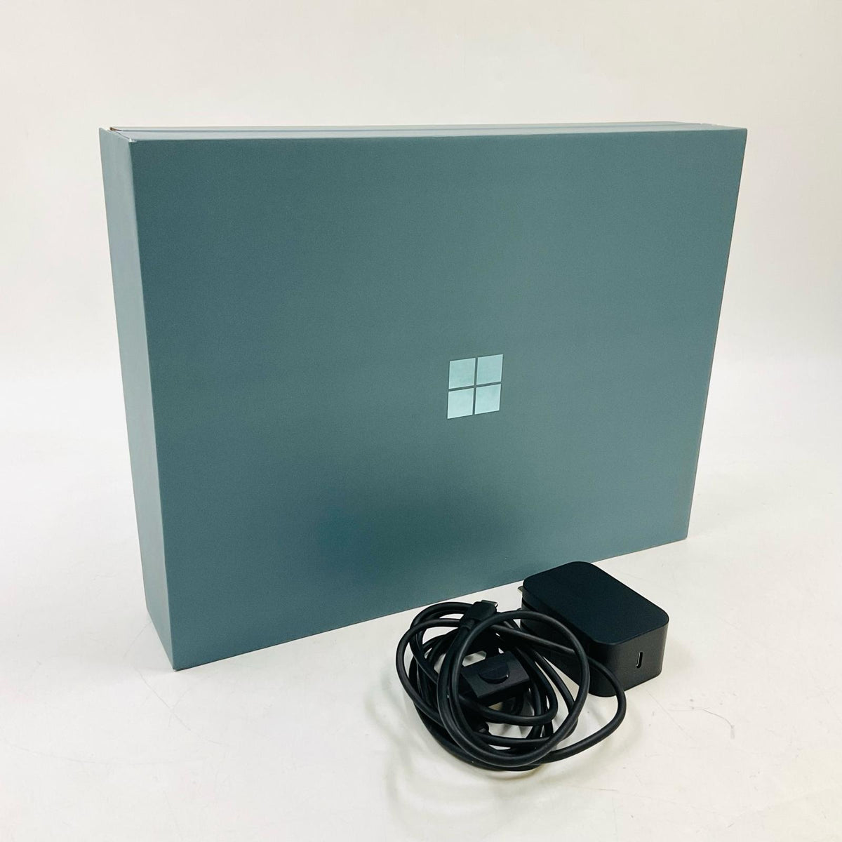 【全額返金保証】【最速発送】Microsoft Corporation Surface Surface Laptop 13in 1st Ed with Snapdragon Snapdragon X Plus (8-core) @ 3.30 GHz 16GB SSD 512GB Qualcomm(R) Adreno(TM) X1-45 GPU 107% 超美品 動作確認済