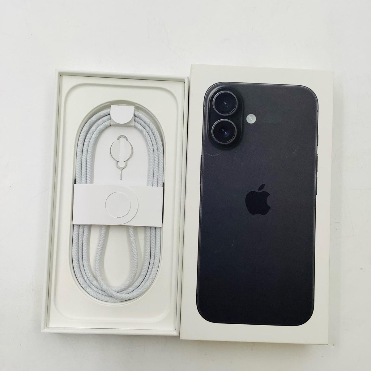 【全額返金保証】【最速発送】Apple iPhone iPhone 16 128GB ブラック Softbank 白ロム 美品 動作確認済 100%