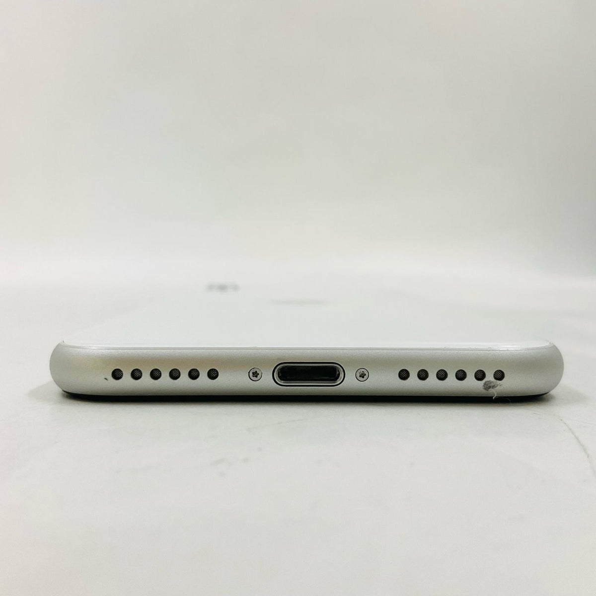 【最速発送】Apple iPhone iPhone SE (2nd generation) 64GB ホワイト au SIMフリー 白ロム【難有】 77%