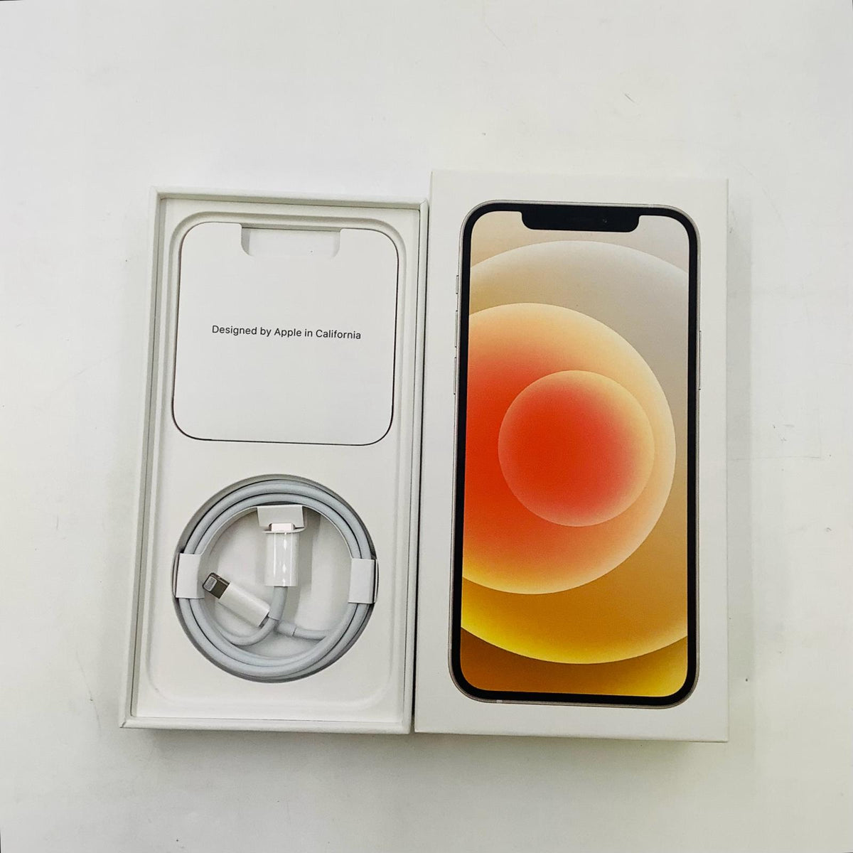 【全額返金保証】【最速発送】Apple iPhone iPhone 12 64GB ホワイト au SIMフリー 白ロム 美品 動作確認済 83%