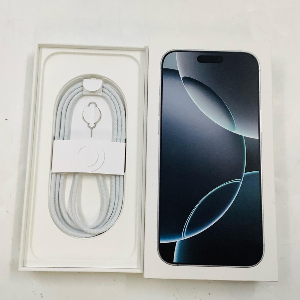 【全額返金保証】【最速発送】Apple iPhone iPhone 16 Pro Max 512GB ホワイトチタニウム SIMフリー 白ロム 美品 動作確認済 82%