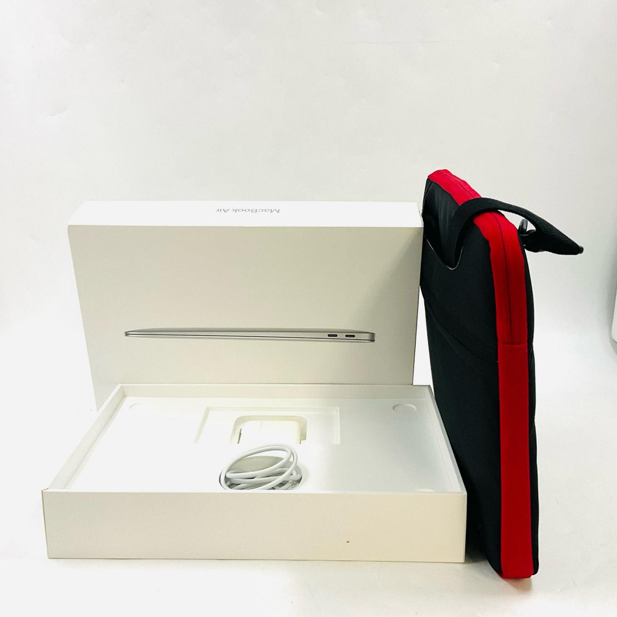 【全額返金保証】【最速発送】Apple MacBook Air 13インチ 2020 Apple M1 8GB SSD 256GB シルバー 96% 動作確認済