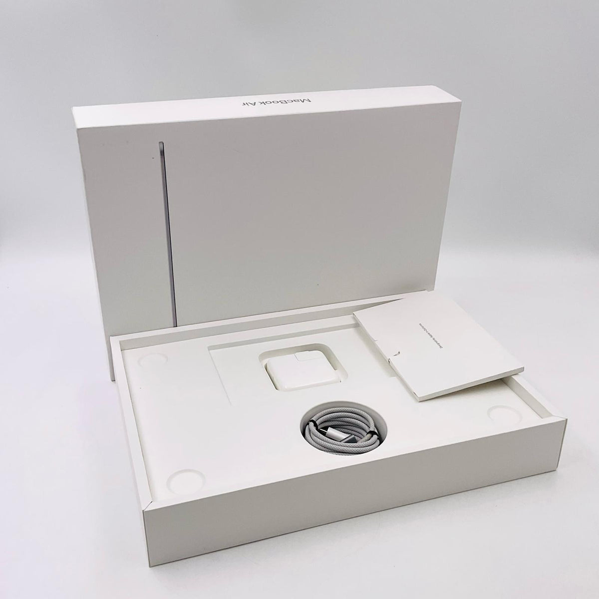 【全額返金保証】【最速発送】Apple MacBook Air 13.6インチ 2022 Apple M2 8GB SSD 256GB スペースグレイ 99% 超美品 動作確認済