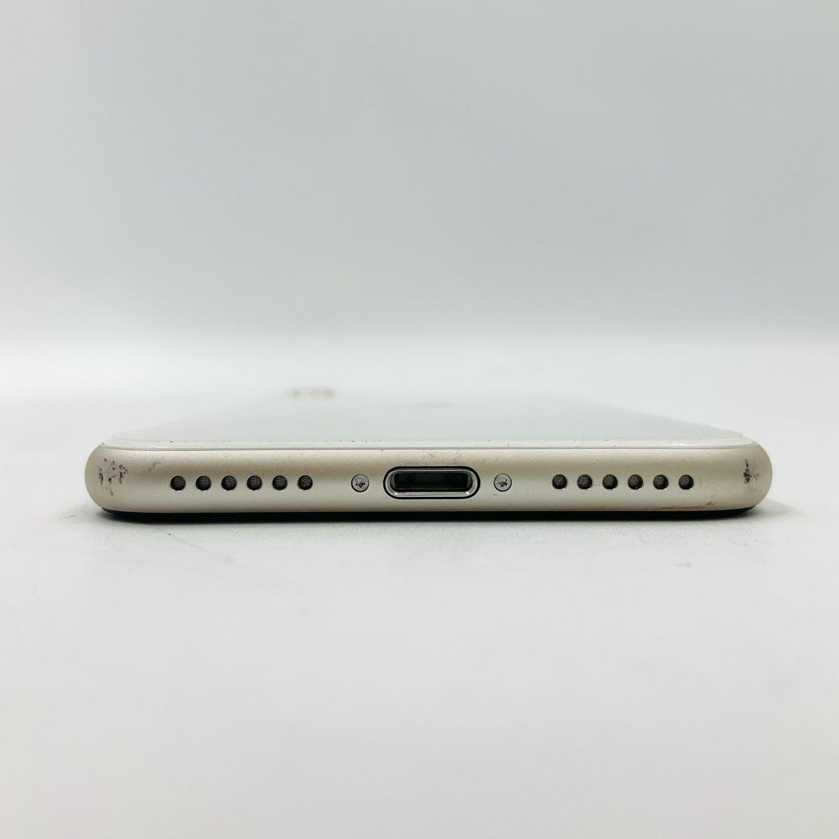 【全額返金保証】【最速発送】Apple iPhone iPhone SE (3rd generation) 256GB スターライト SIMフリー 白ロム 美品 動作確認済 88%