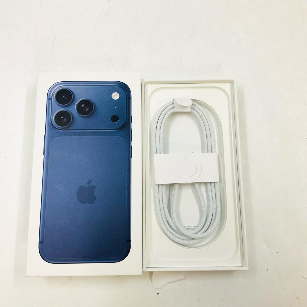 【全額返金保証】【最速発送】Apple iPhone iPhone 17 Pro 512GB ディープブルー SIMフリー 白ロム 美品 動作確認済 98%