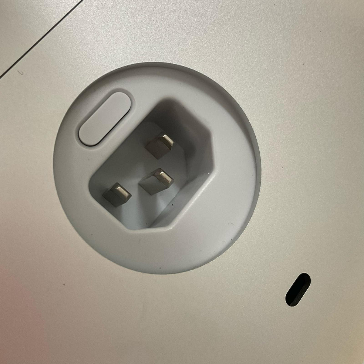 【最速発送】Apple iMac 27インチ 6-Core Intel Core i5 8GB フュージョンドライブ SSD 1TB シルバー【難有】