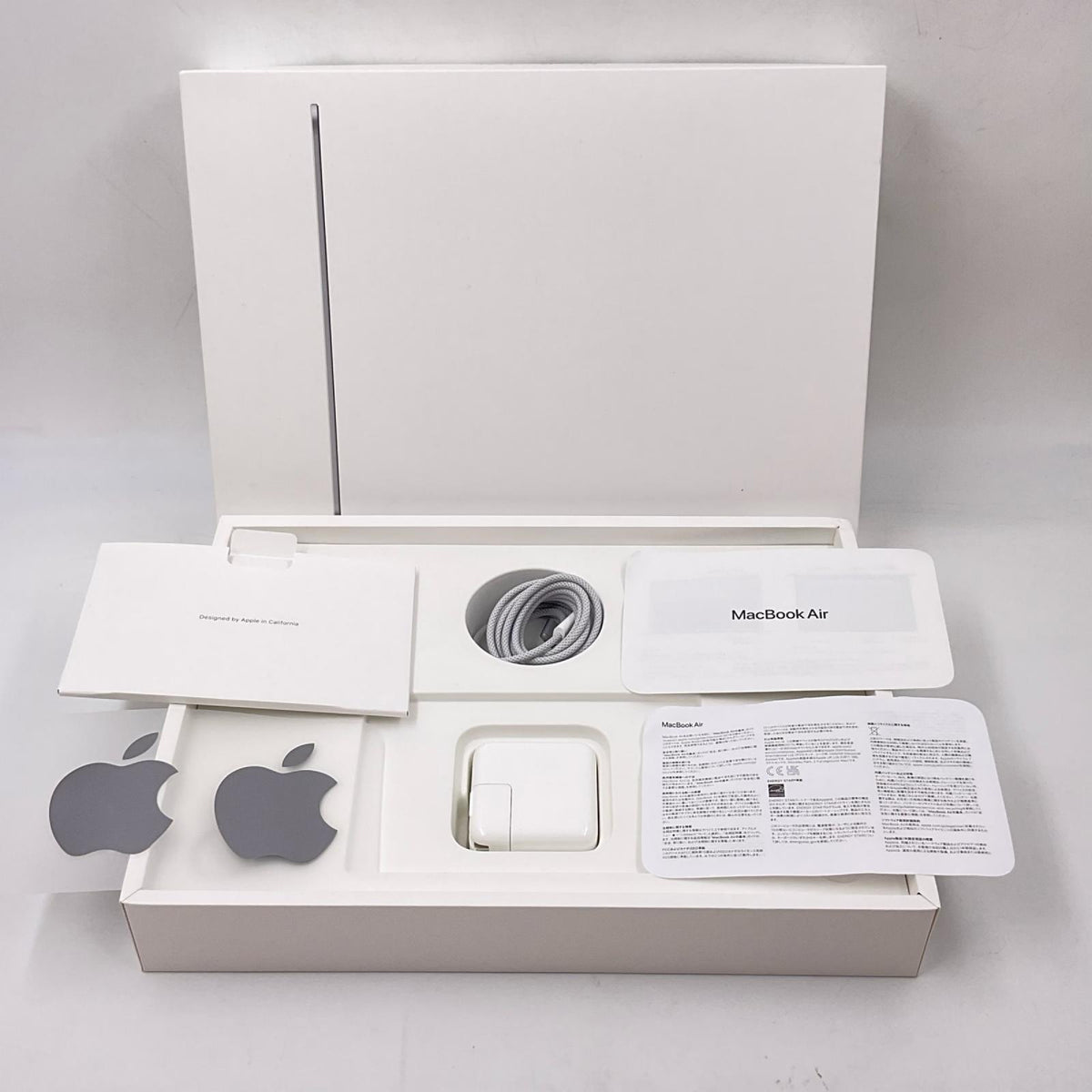 【全額返金保証】【最速発送】Apple MacBook Air 13インチ 2022 Apple M2 8GB 256GB スペースグレイ 100% 美品 動作確認済