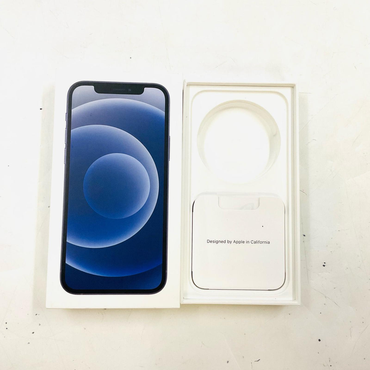 【最速発送】Apple iPhone iPhone 12 64GB ブラック docomo 白ロム【難有】 76%