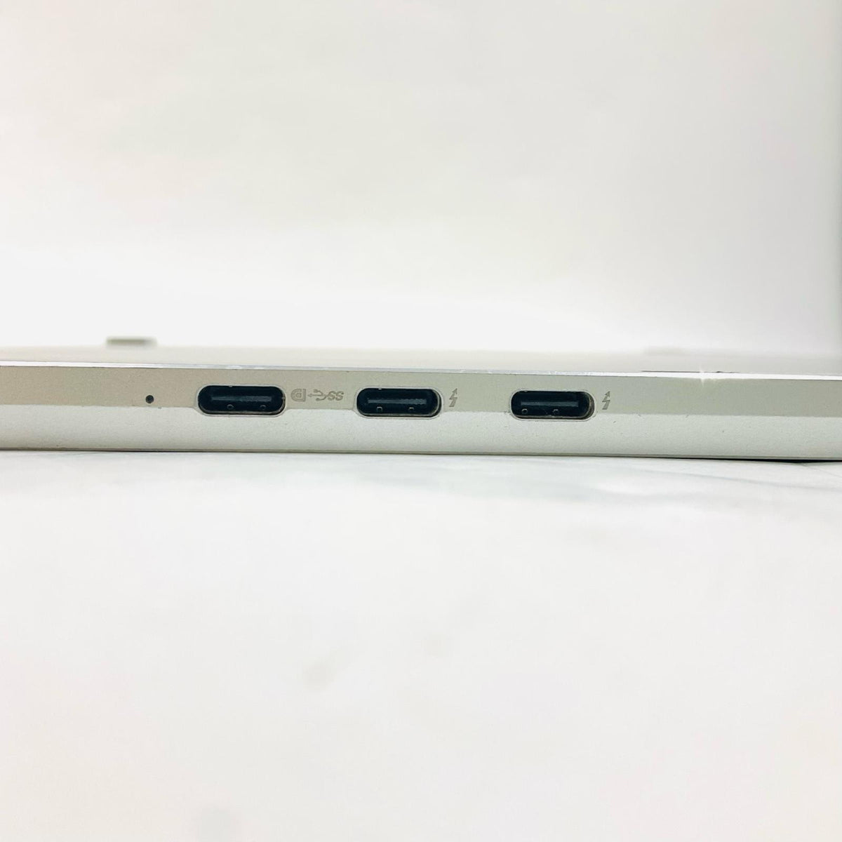 【最速発送】HP Elite x2 G4 i5-8265U 1.6GHz 8GB M.2 SSD 256GB 100%【難有】