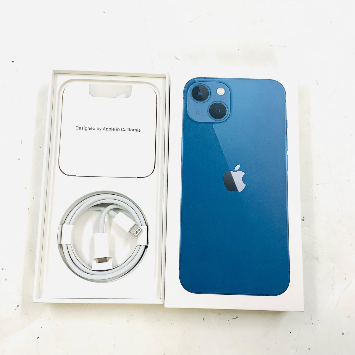 【全額返金保証】【最速発送】Apple iPhone iPhone 13 256GB ブルー docomo SIMフリー 白ロム 美品 動作確認済 90%