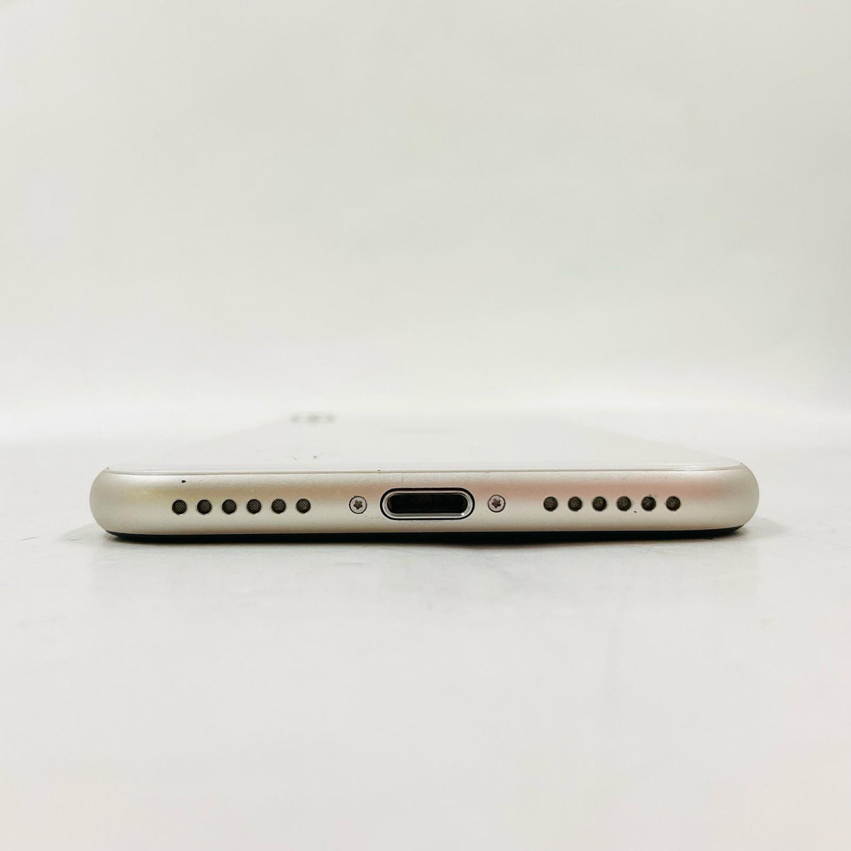 【全額返金保証】【最速発送】Apple iPhone iPhone SE(第3世代) SE(第3世代) 128GB ホワイト SIMフリー 白ロム 動作確認済 84%