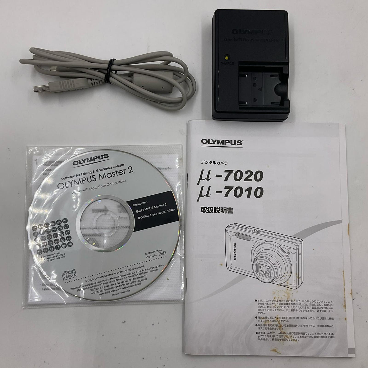 【全額返金保証】【最速発送】OLYMPUS コンパクトデジタルカメラ μ7020 レッド 美品 動作確認済