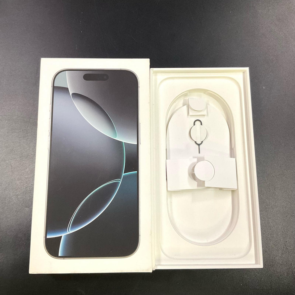 【全額返金保証】【最速発送】Apple iPhone iPhone 16 Pro 256GB ホワイトチタニウム SIMフリー 白ロム 動作確認済 80%