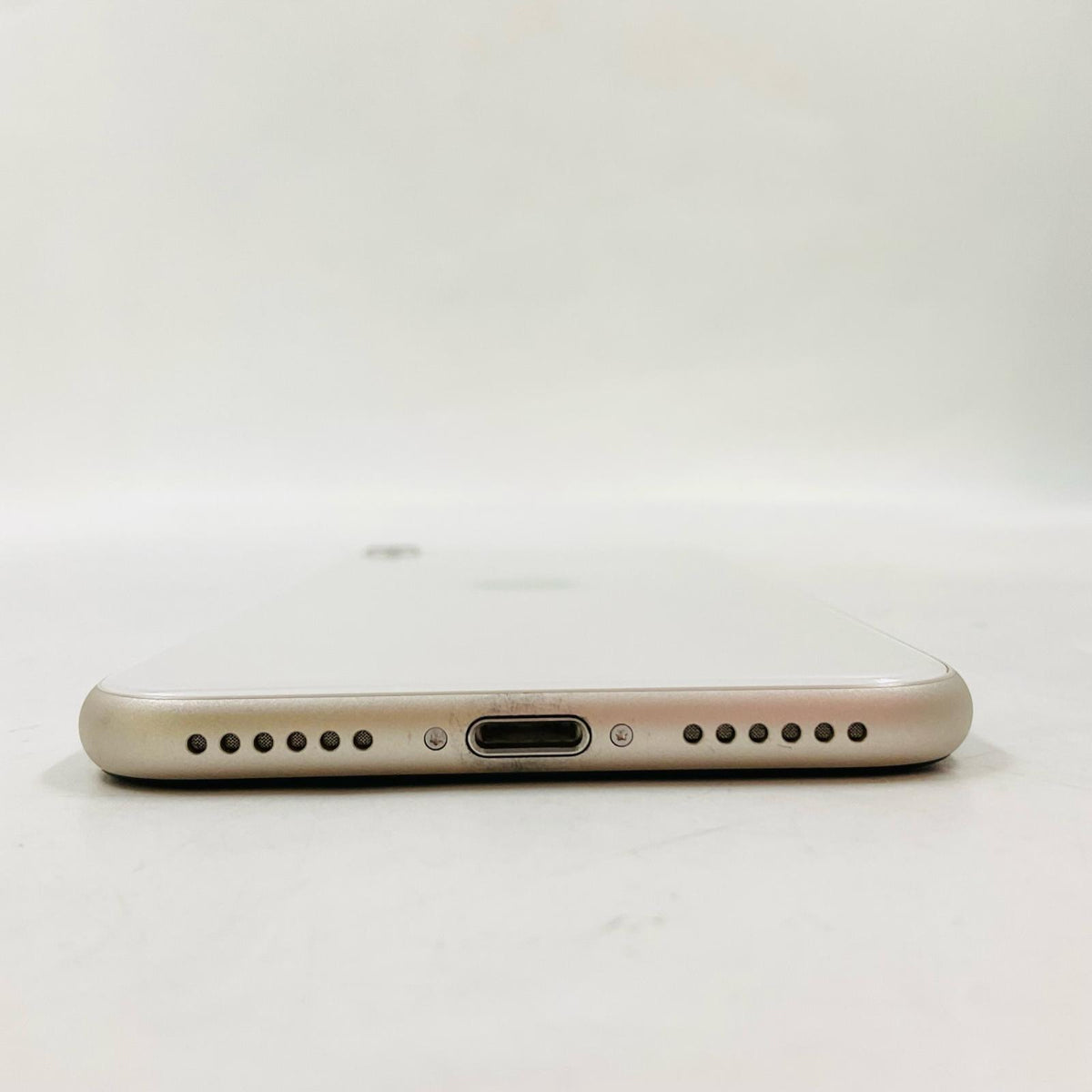 【全額返金保証】【最速発送】Apple iPhone iPhone SE(第3世代) 64GB スターライト Softbank SIMフリー 白ロム 動作確認済 93%