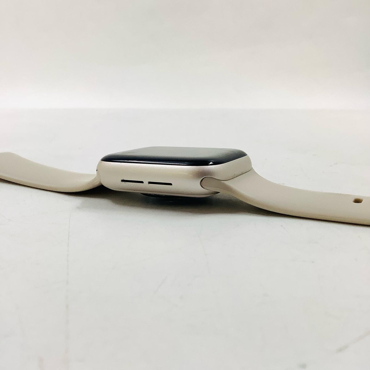 【最速発送】Apple Watch SE 第2世代 アルミニウム 40mm GPS 76%【難有】