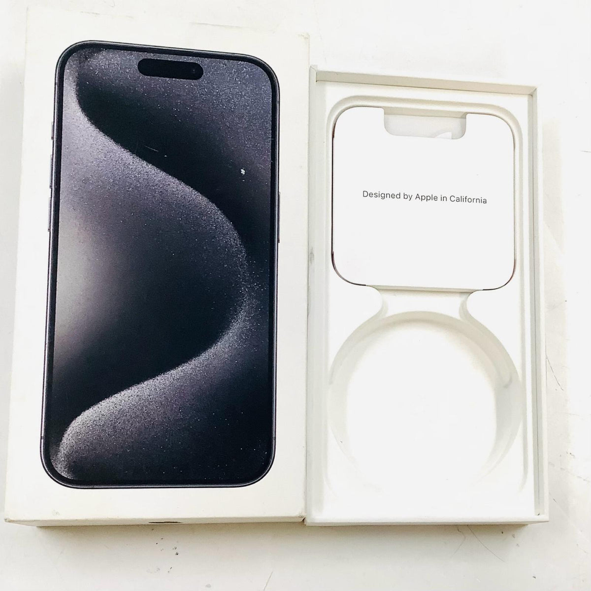 【全額返金保証】【最速発送】Apple iPhone iPhone IPhone 15 Pro 128GB ブラックチタニウム docomo SIMフリー 白ロム 動作確認済 81%